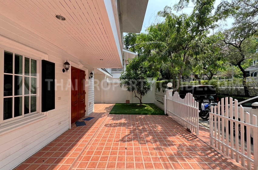 Townhouse in Sukhumvit 